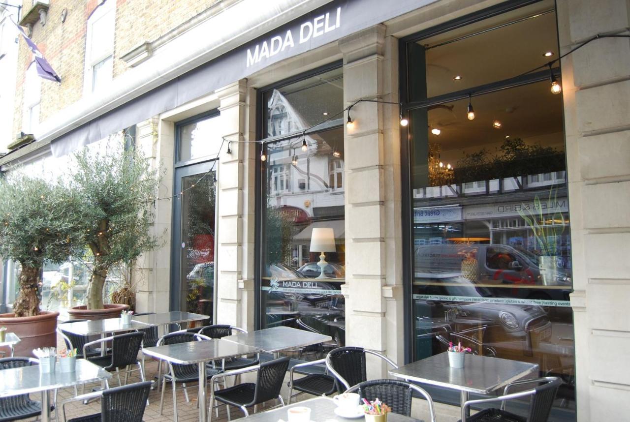 Hampton Court Grand Snug Sleeps 6 - Walk To Palace And Train Appartement Molesey Buitenkant foto